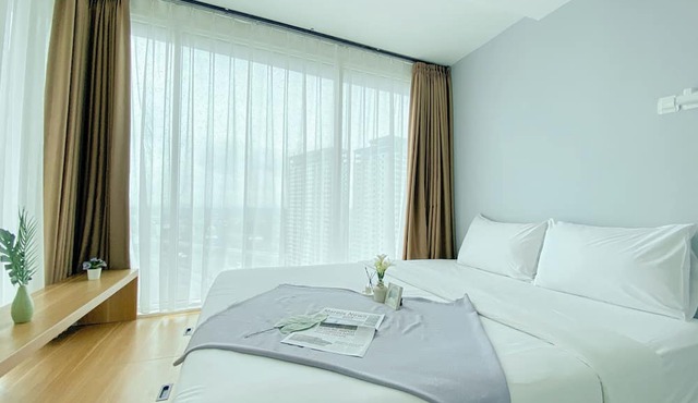 Comfort And Spacious 2Br Grand Kamala Lagoon Apartment in Bekasi