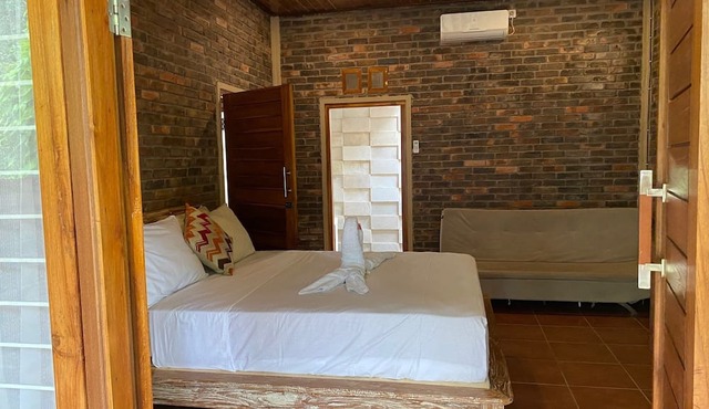 Mayong Bali Villa and Hostel in Seririt