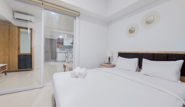Cozy And Comfort Living 1Br Tamansari Bintaro Mansion Apartment in South Tangerang