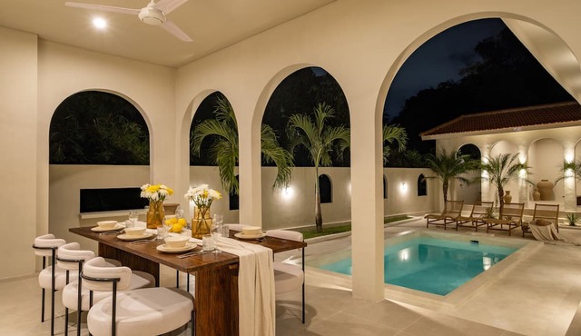 Tropical 3BR Villa in Canggu in Canggu