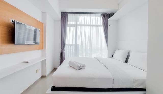 Cozy Studio High Floor At Tree Park City Cikokol Apartment in Tangerang