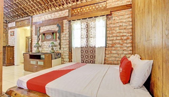 Hotel O Omah Baturan Syariah in Colomadu
