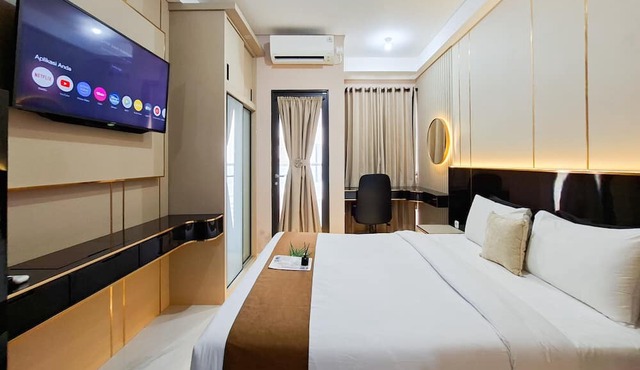 Warm And Restful Studio Room At Apartment Transpark Bintaro in South Tangerang