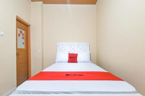 RedDoorz near RS Sari Asih Karawaci in Jakarta