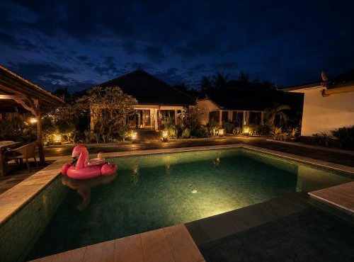 Hidden Gem 2 bedrooms Beachfront Bungalow In Karangasem in Karangasem