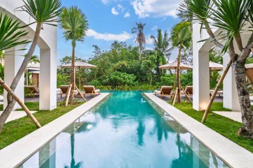 Avienne Spacious 11 BR Private Pool Villa in Ubud