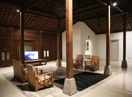 Trah Tetirah Village Villa in Surakarta
