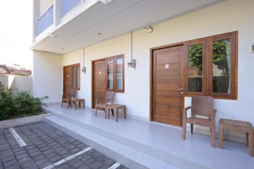 RedDoorz Plus at Kencana Residence Jimbaran in Jimbaran