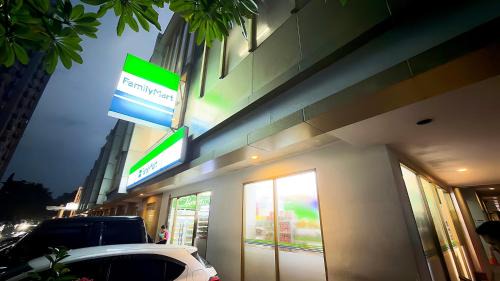 Apt Oak Signature Living & Modern by Ls in Jakarta