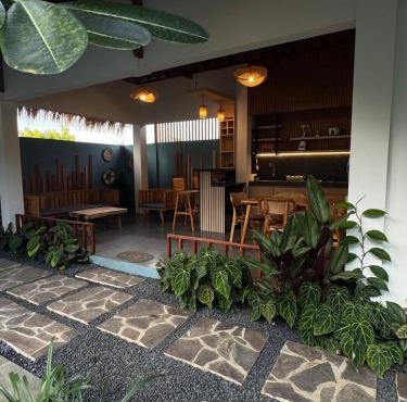 SinCity Tropical private pool villa in Tanjung