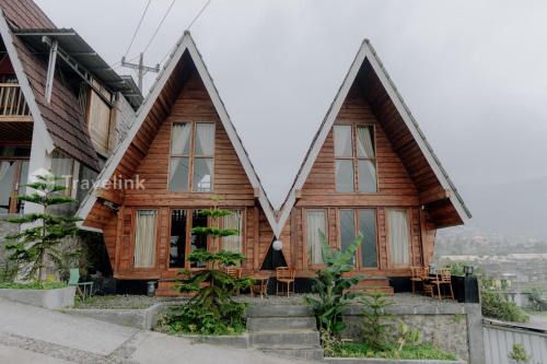 Zaada Villa Dieng Syariah By Travelink in Kejajar