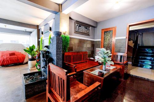 RedDoorz Syariah at Delta Sari Aloha Waru in Sawotratap