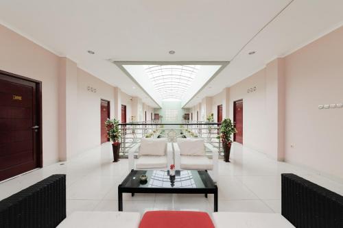Urbanview Hotel Niraz Banjarmasin by RedDoorz in Sungai Lutus