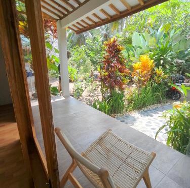 anik homestay & dormy Batukaras in Batukaras