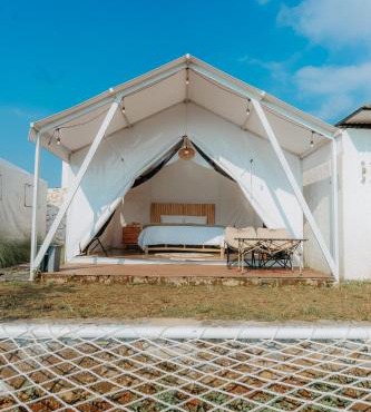 HappyNest Glamping and Villa Dieng in Garung