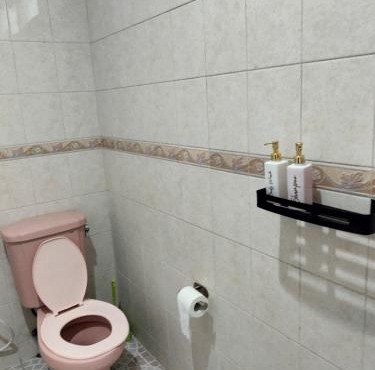 Kaswari 3BR Home - entire home in Madiun