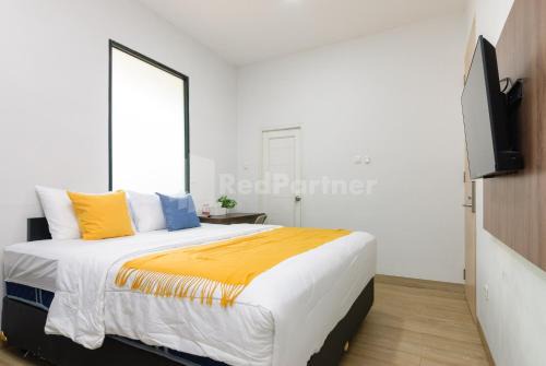 Go Home Residence RedPartner Near Monumen Nasional in Jakarta
